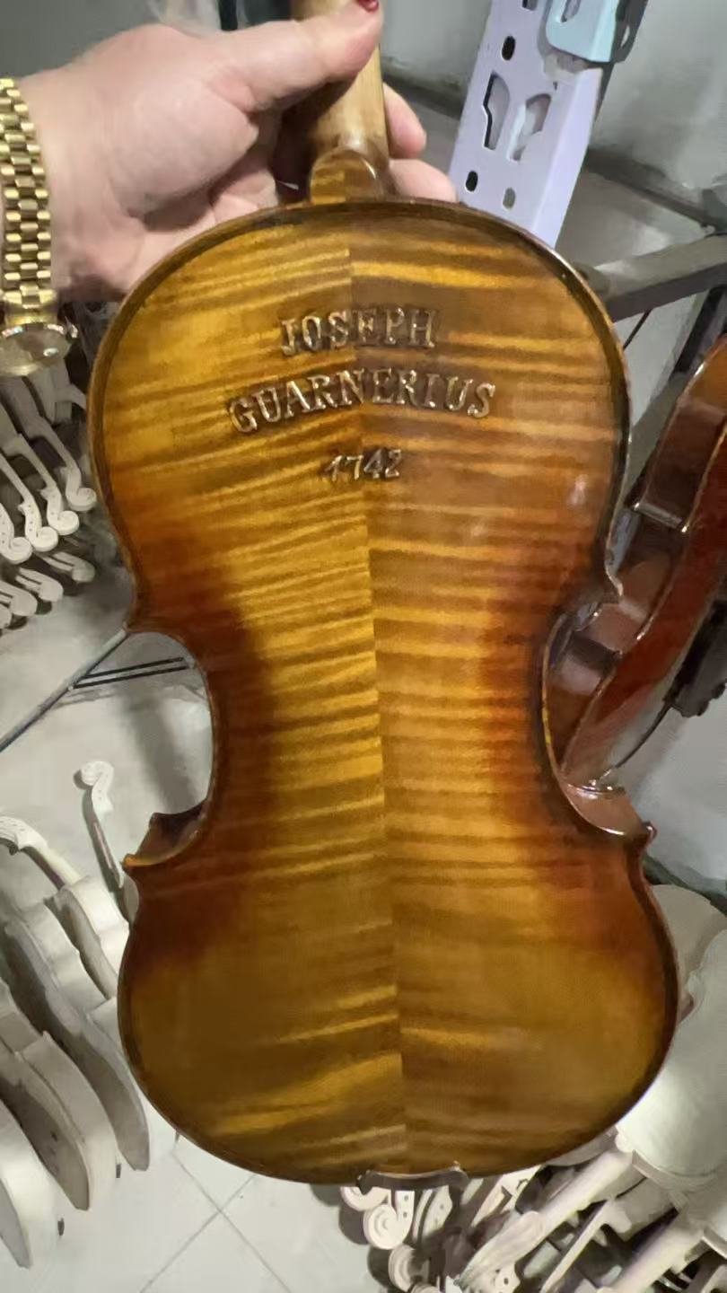 Musical Instruments 4/4 Carvin - đánh giá và giá Musical Instruments Online